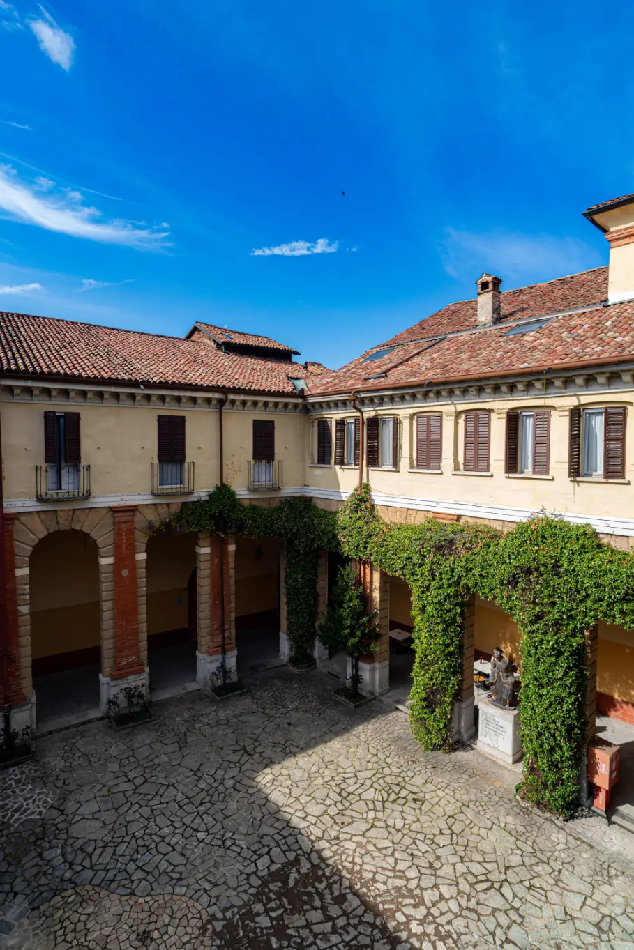 Il chiostro del Collegio Senatore