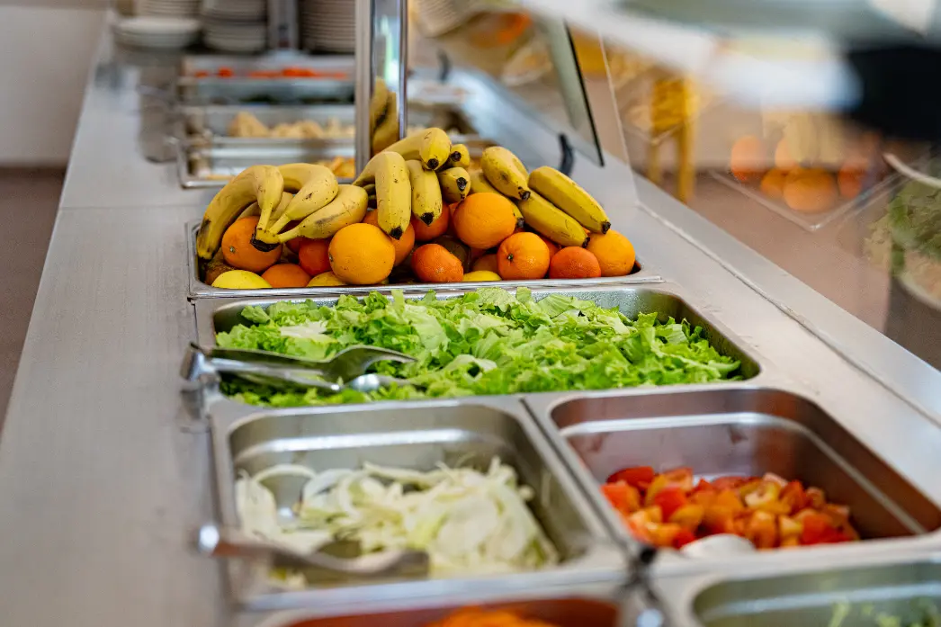 Frutta, verdura, cibo della mensa del Collegio Senatore